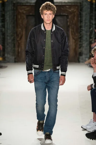 Look 40